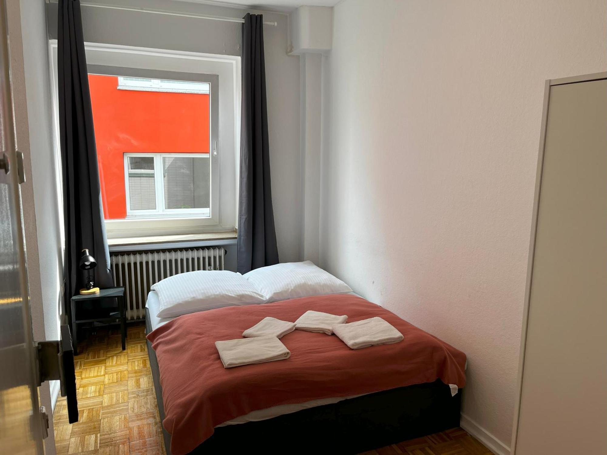 Spacious In Cologne, Near The Cathedral Apartamento Colónia