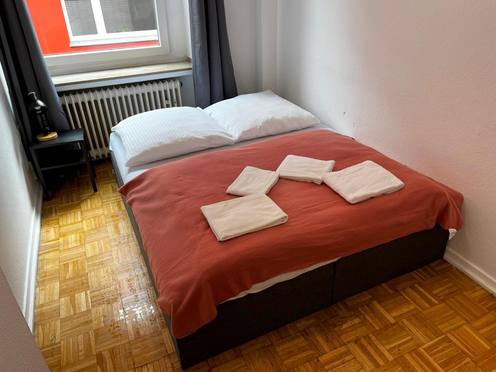 Spacious In Cologne, Near The Cathedral Apartamento Colónia