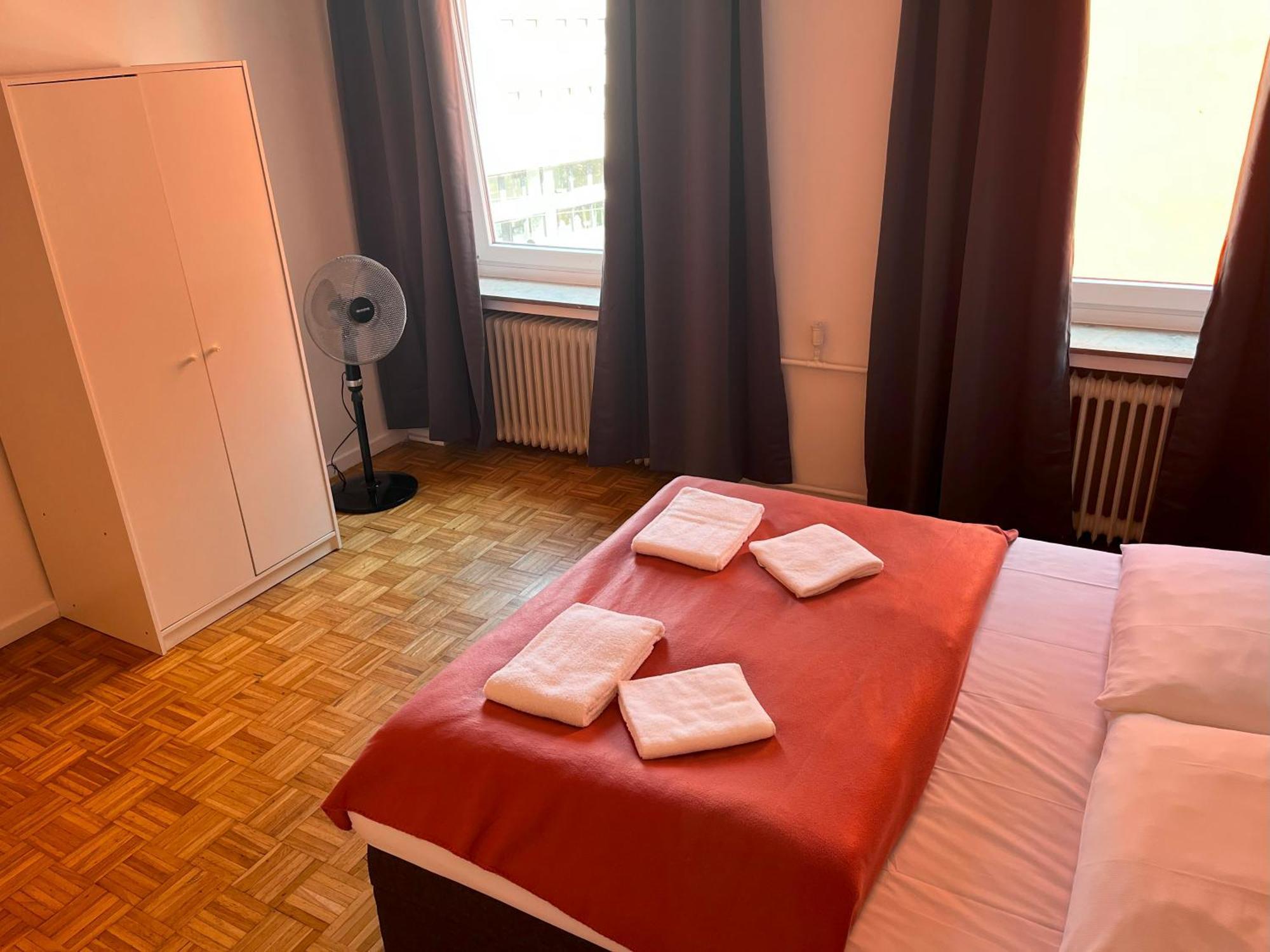 Spacious In Cologne, Near The Cathedral Colónia