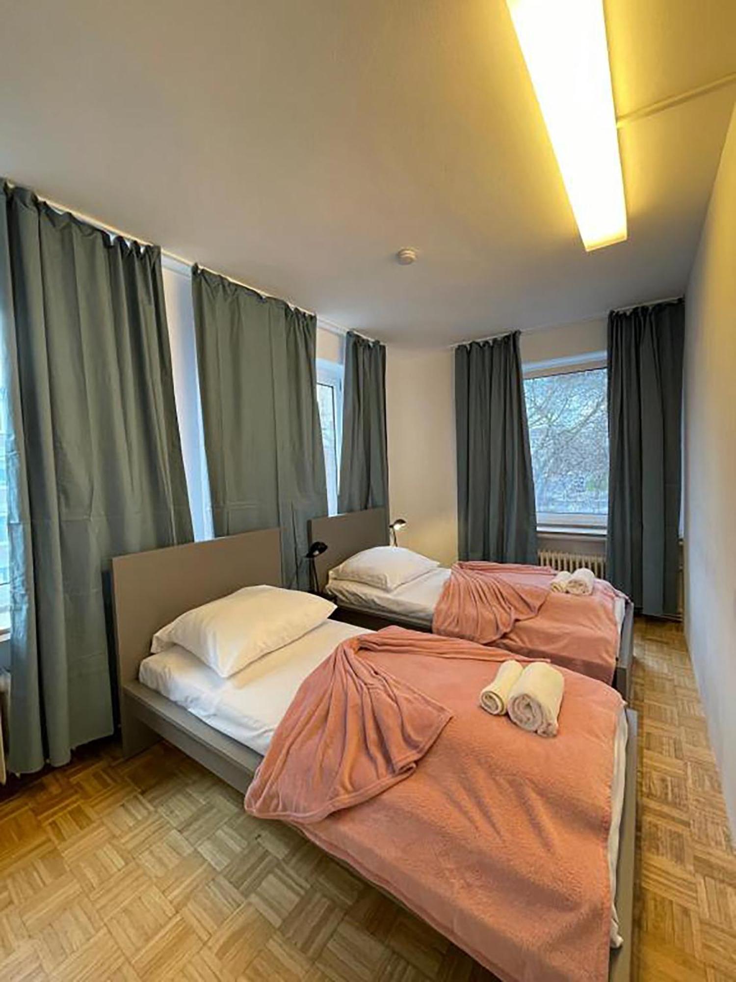 Spacious In Cologne, Near The Cathedral Colónia