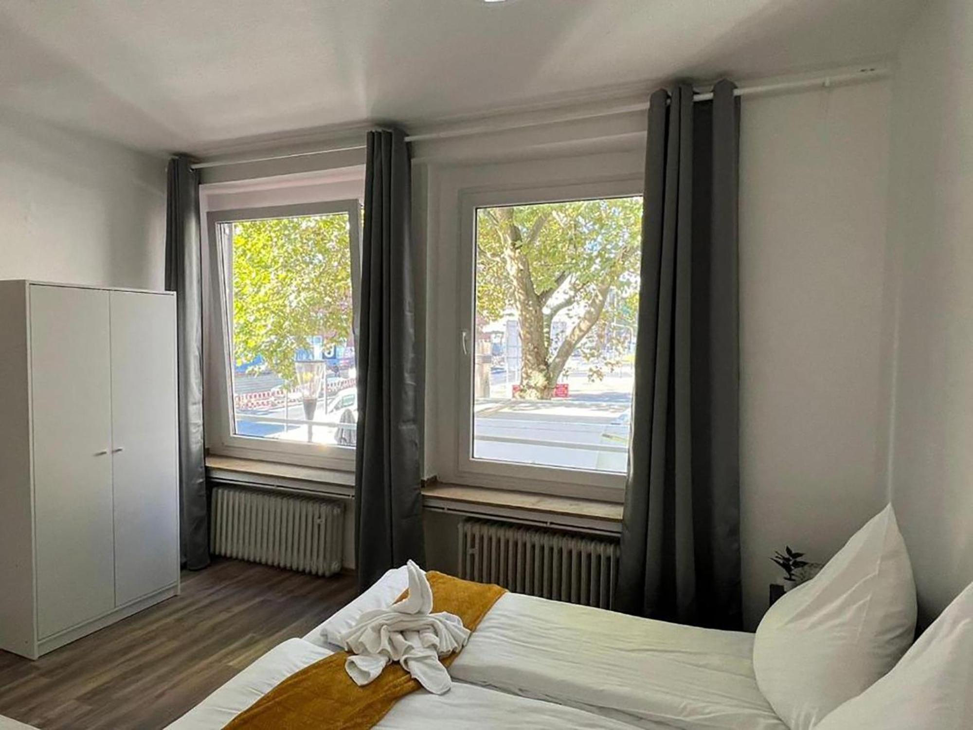 Spacious In Cologne, Near The Cathedral * Colónia