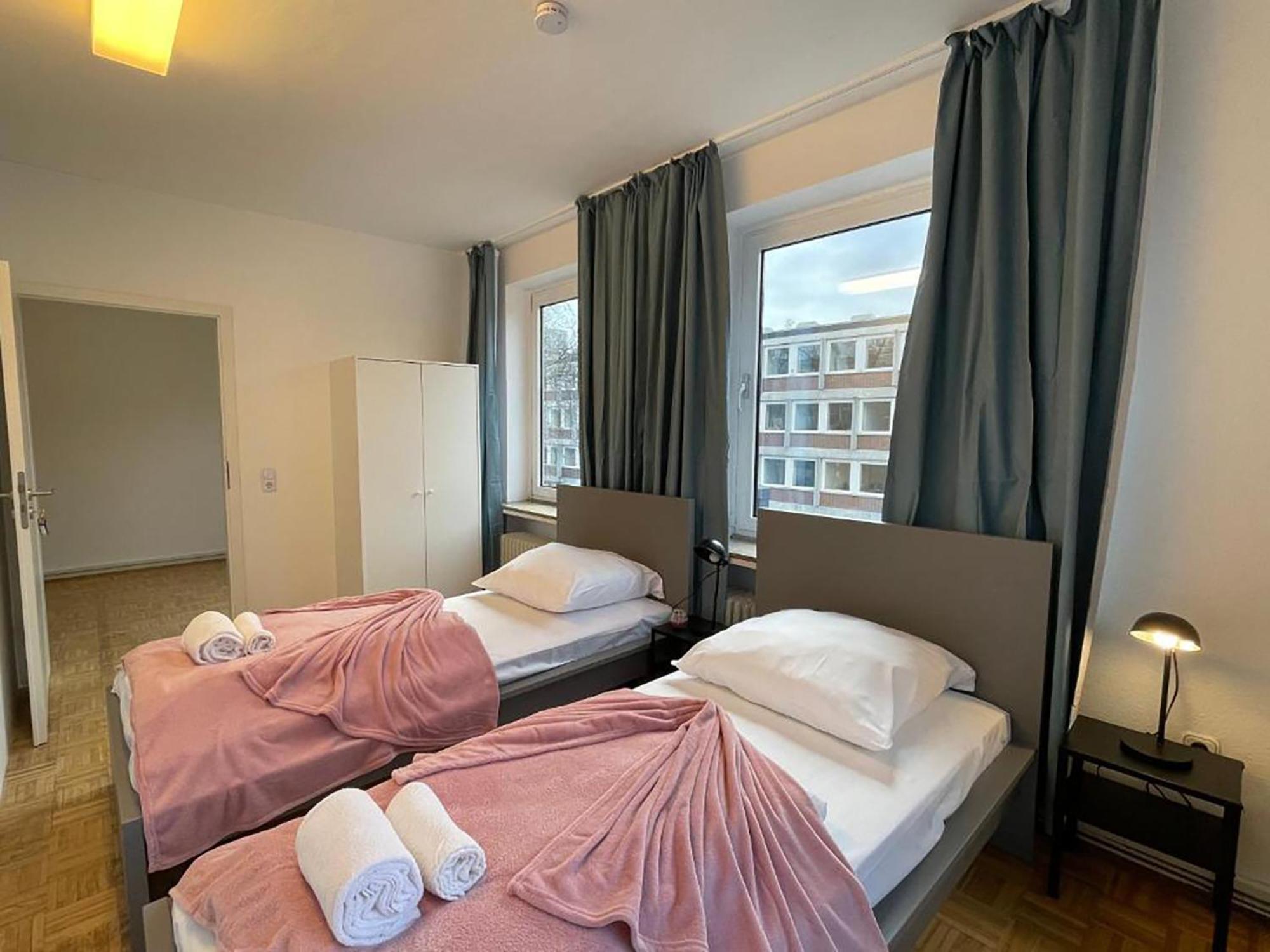 Spacious In Cologne, Near The Cathedral * Colónia