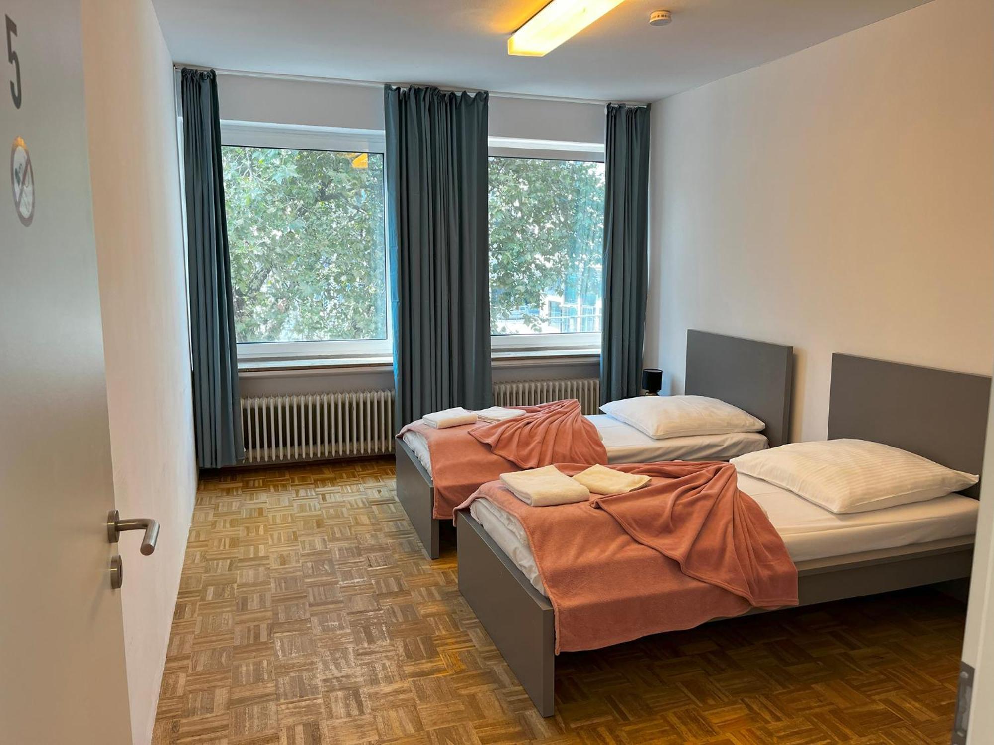 Spacious In Cologne, Near The Cathedral Apartamento Colónia